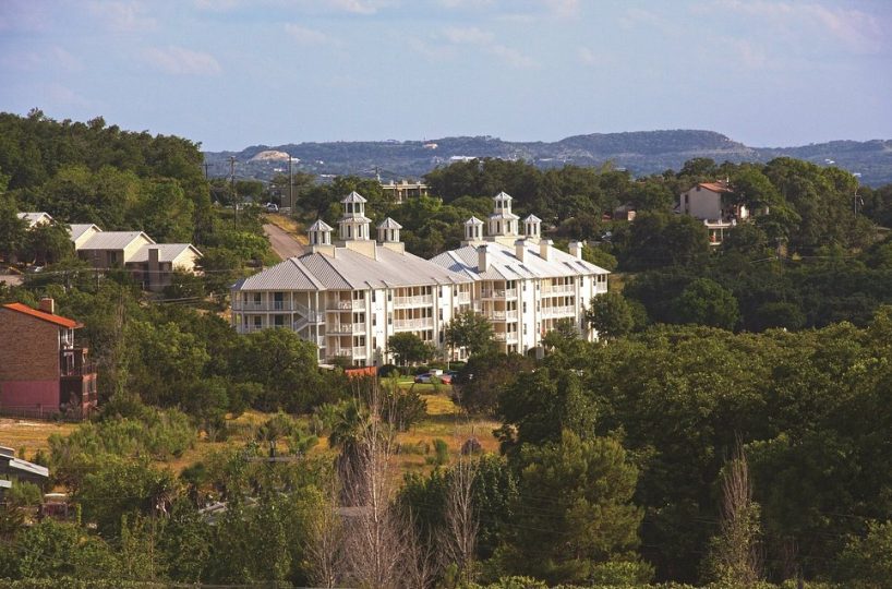 Holiday Inn Hill Country Resort 1